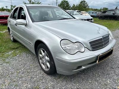 Mercedes C200