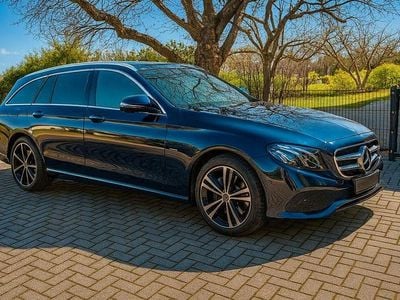 Blau Gebraucht 2020 Mercedes E300 Limousine | 25.499 € (Guter Preis)
