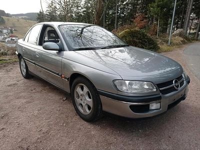 Gebraucht Opel Omega 136 PS (100 kW) 1994 Grau Limousine