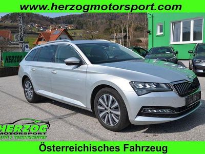 Gebraucht Skoda Superb Style 150 PS (110 kW) 2023 Silber Kombi