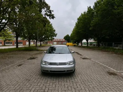 Gebraucht VW Golf IV 115 PS (84 kW) 2002 Silber Kleinwagen