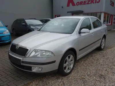 Używany Skoda Octavia Ambiente 80 KM (58 kW) 2007 Srebrny Sedan/Limuzyna