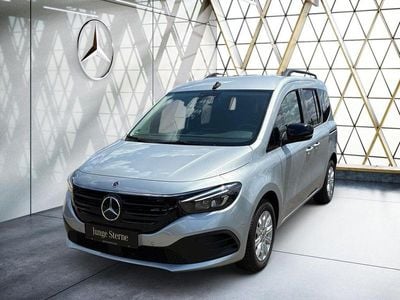 Mercedes EQT200