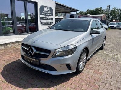 Gebraucht Mercedes A180 Style 122 PS (89 kW) 2016 Silber Limousine