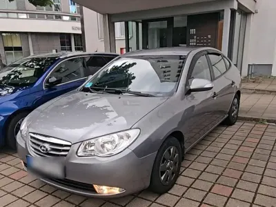 Gebraucht Hyundai Elantra 92 PS (67 kW) 2011 Grau Limousine