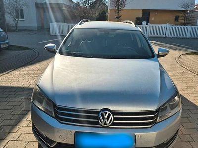 Gebraucht VW Passat 105 PS (77 kW) 2012 Grau Kombi