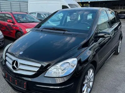 Używany Mercedes B170 116 KM (85 kW) 2008 Czarny Minivan