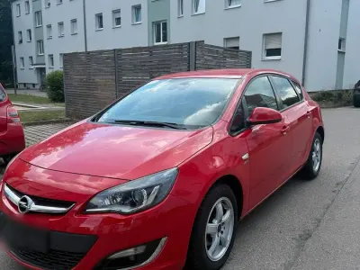Gebraucht Opel Astra 140 PS (102 kW) 2013 Limousine