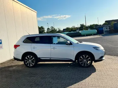 Gebraucht Mitsubishi Outlander 150 PS (110 kW) 2016 Weiß SUV
