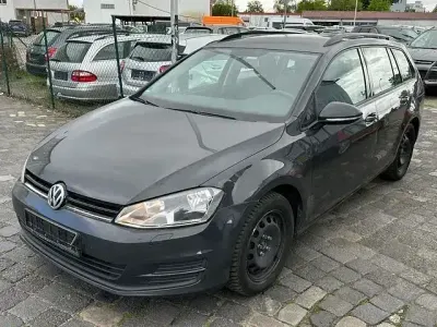 Gebraucht VW Golf VII Trendline 110 PS (80 kW) 2015 Grau Kombi