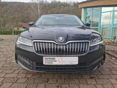 Gebraucht Skoda Superb Ambition 150 PS (110 kW) 2023 Schwarz Kombi
