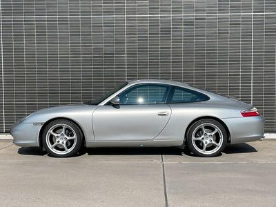 Usata Porsche 911 Carrera 320 CV (235 kW) 2004 Argento Coupé