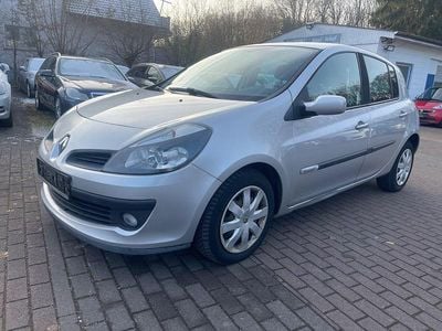 Weiß Gebraucht 2008 Renault Clio III Rip Curl Limousine | 1.490 € (Guter Preis)