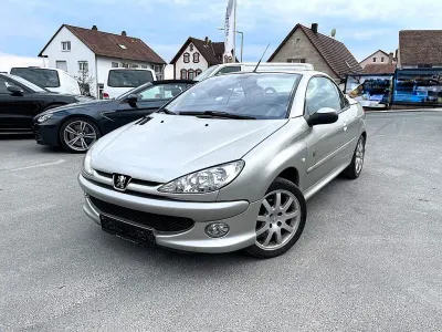Gebraucht Peugeot 206 CC Roland Garros 109 PS (80 kW) 2003 Gris cendre Cabrio