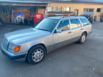 Gebraucht Mercedes 230 132 PS (97 kW) 1991 Silber Kombi