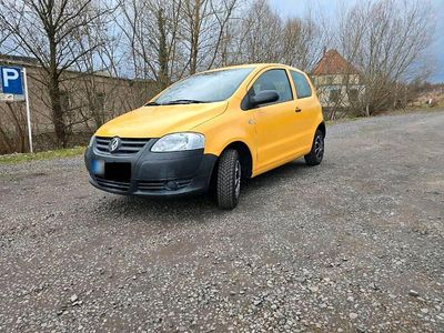 Gebraucht VW Fox 60 PS (44 kW) 2007 Gelb Kleinwagen