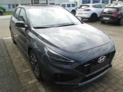Neu Hyundai i30 N Line 150 PS (110 kW) 2026 Grau Limousine