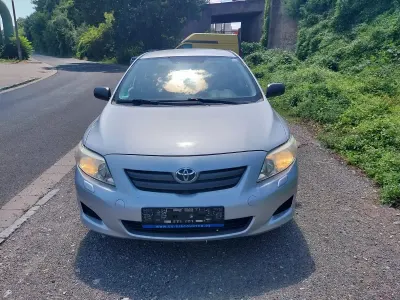 Gebraucht Toyota Corolla 97 PS (71 kW) 2009 Silber Limousine