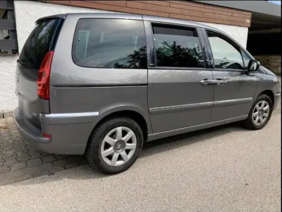 Gebraucht Peugeot 807 Premium 136 PS (100 kW) 2009 Grau Van / Kleinbus