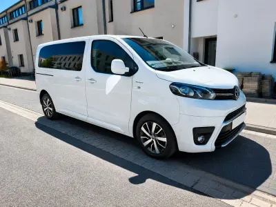 Gebraucht Toyota Proace Team 150 PS (110 kW) 2020 Weiß Van / Kleinbus