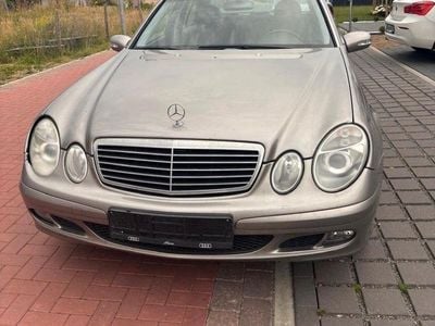 Mercedes E200