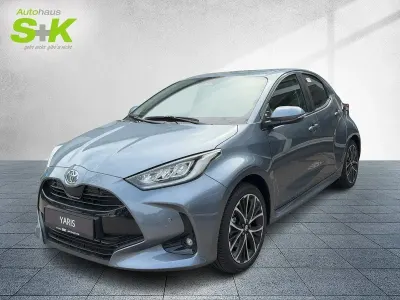 Neu Toyota Yaris 2026 Celestite grey metallic (grau) Kleinwagen