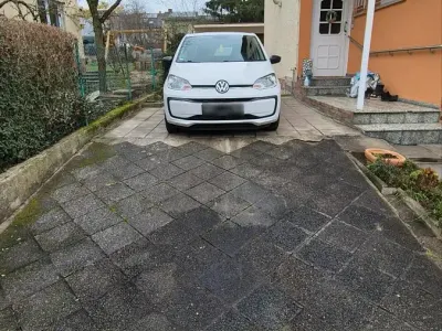 Usado VW up! 65 CV (47 kW) 2019 Negro Utilitario
