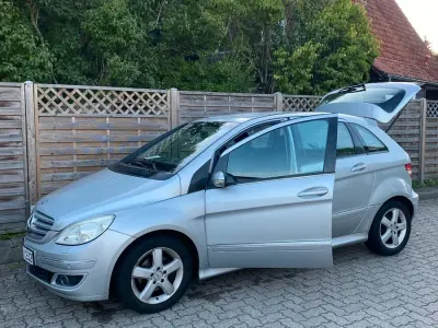 Gebraucht Mercedes B200 193 PS (141 kW) 2005 Silber Van / Kleinbus