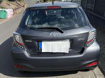 Gebraucht Toyota Yaris Edition 69 PS (50 kW) 2014 Grau Kleinwagen