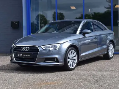 Gebraucht Audi A3 Sport 116 PS (85 kW) 2017 Grau Limousine