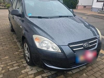 Brugt Kia Ceed 109 HK (80 kW) 2009 Grå Hatchback