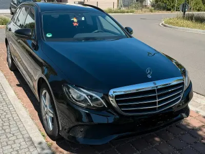 Gebraucht Mercedes E220 194 PS (142 kW) 2017 Schwarz Kombi