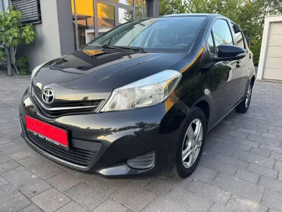 Gebraucht Toyota Yaris Cool 99 PS (72 kW) 2012 Schwarz Kleinwagen
