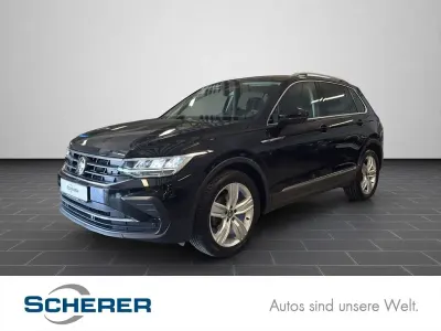 Gebraucht VW Tiguan Life 150 PS (110 kW) 2023 Deep black perleffekt (metallic) SUV