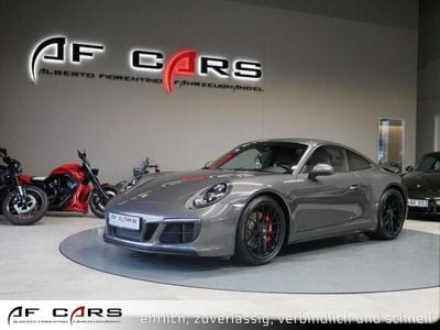 Porsche 911 Carrera 4 GTS