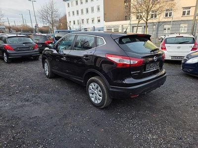Gebraucht Nissan Qashqai Tekna 116 PS (85 kW) 2016 Violett SUV