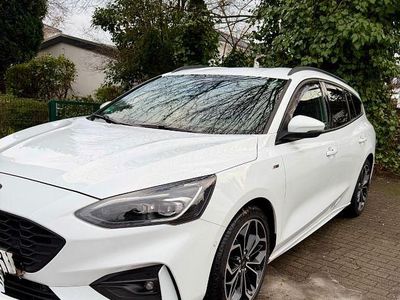 Weiß Gebraucht 2020 Ford Focus ST-Line X Kombi | 20.499 € (Fairer Preis)