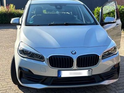 BMW 225