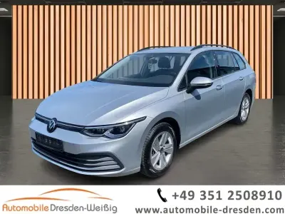 Second-hand VW Golf VIII Life 150 CP (110 kW) 2024 Argintiu Break