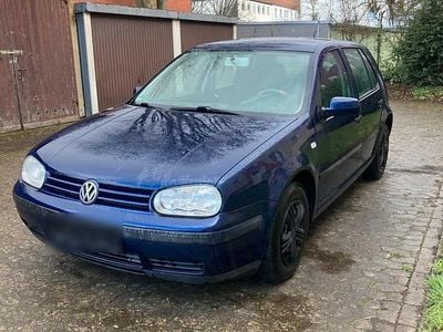 Usata VW Golf IV 105 CV (77 kW) 2001 Blu Berlina