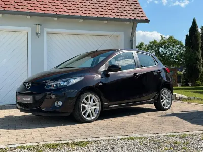 Gebraucht Mazda 2 102 PS (75 kW) 2011 Violet Kleinwagen