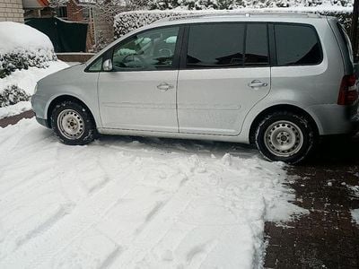 Silber Gebraucht 2005 VW Touran Van / Kleinbus | 5.700 €