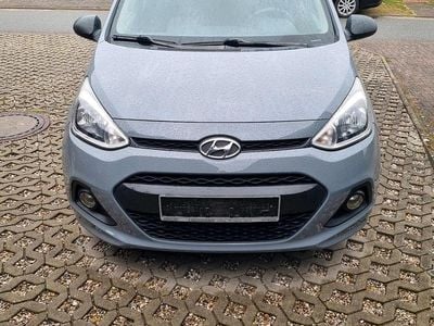 Gebraucht Hyundai i10 66 PS (48 kW) 2014 Grau Kleinwagen