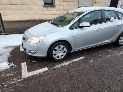 Silber Gebraucht 2010 Opel Astra Selection Limousine | 4.300 € (Fairer Preis)