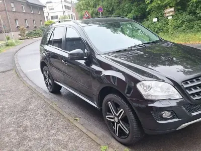 Gebraucht Mercedes ML320 224 PS (164 kW) 2009 Schwarz SUV