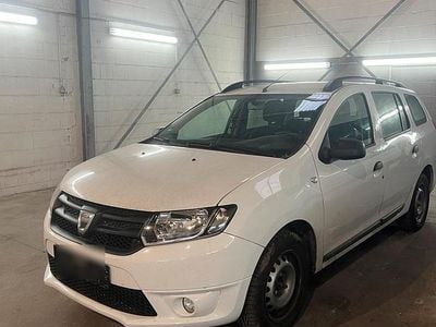 Weiß Gebraucht 2014 Dacia Logan MCV Kombi | 3.100 €