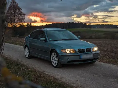 Gebraucht BMW 320 170 PS (125 kW) 2001 Grün Limousine