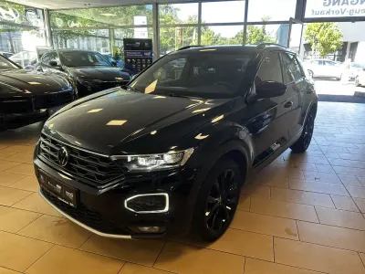 Gebraucht VW T-Roc Style 150 PS (110 kW) 2022 Schwarz deep black perleffekt (metallic) SUV