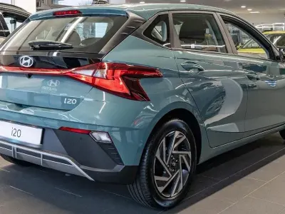 Neu Hyundai i20 GO! 90 PS (66 kW) 2026 Mangrove green mineraleffekt Kleinwagen