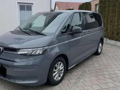 Gebraucht VW Multivan Life 150 PS (110 kW) 2024 Grau Van / Kleinbus